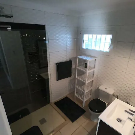 度假居 Beachside Town House 埃斯特波纳